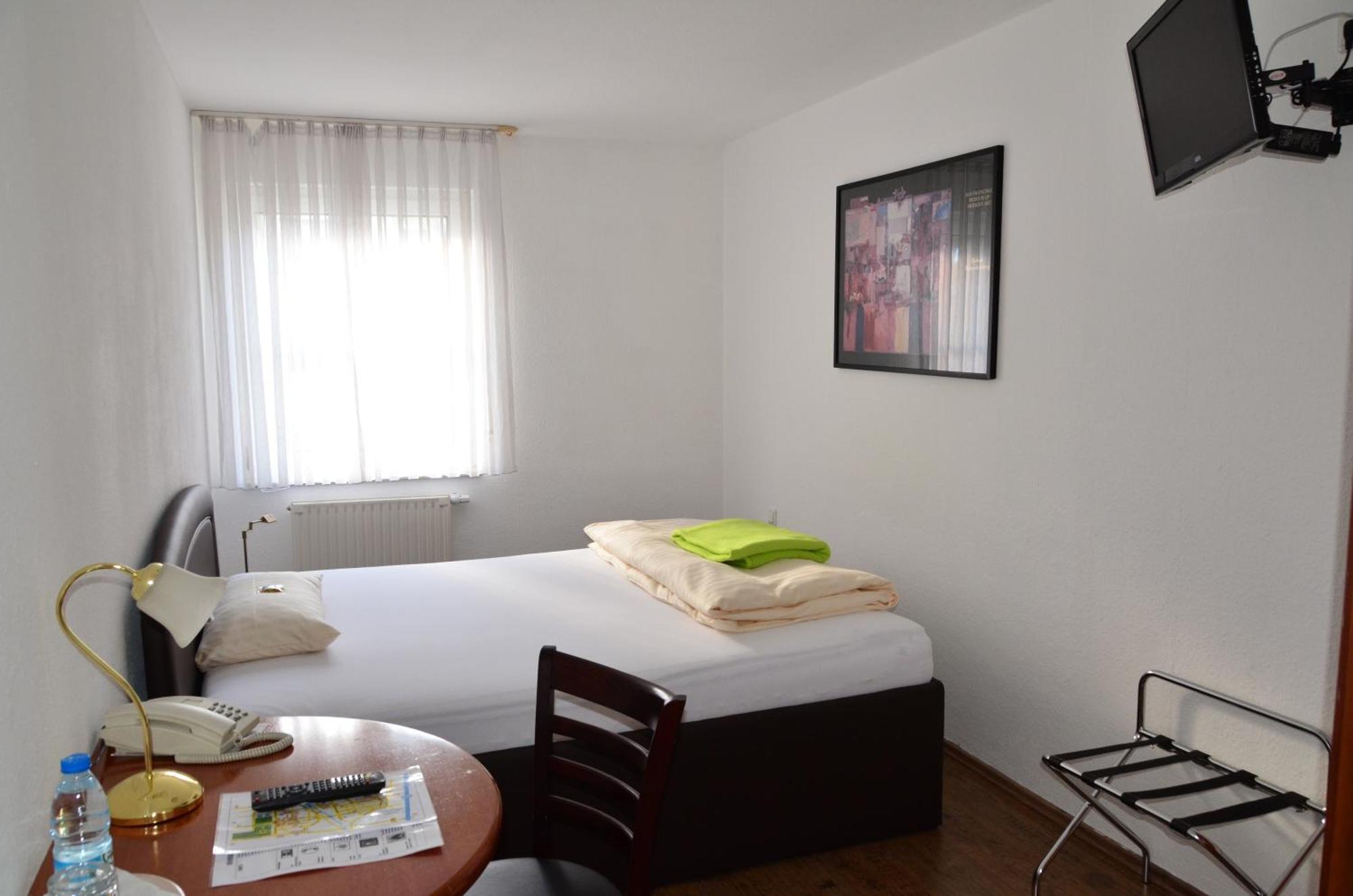 Hotel Moerike Λούντβιχσμπουργκ Εξωτερικό φωτογραφία