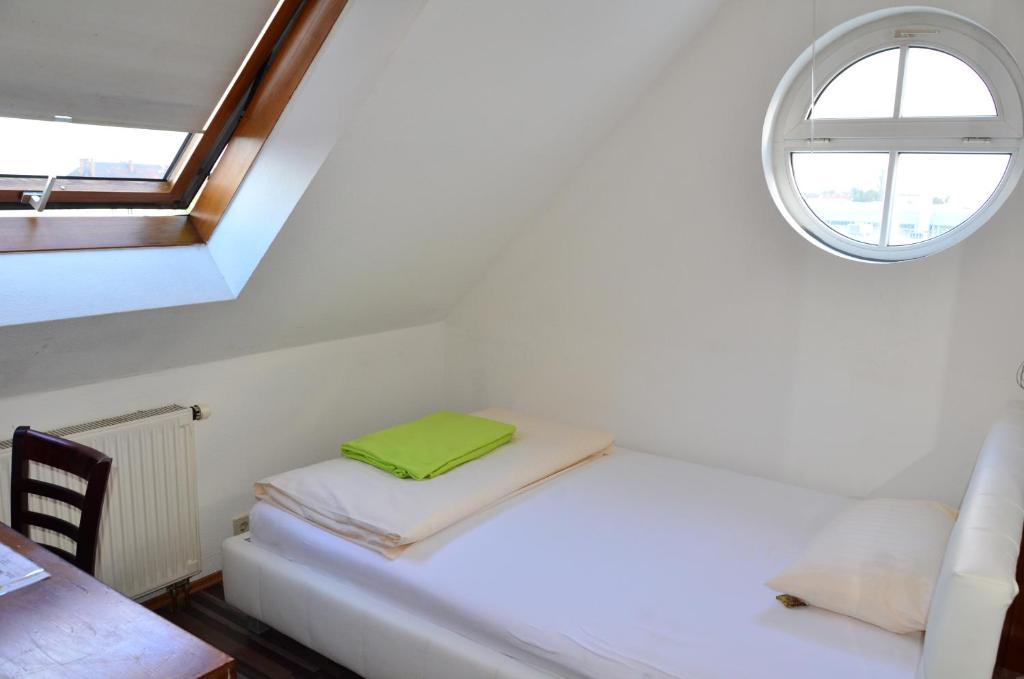 Hotel Moerike Λούντβιχσμπουργκ Δωμάτιο φωτογραφία